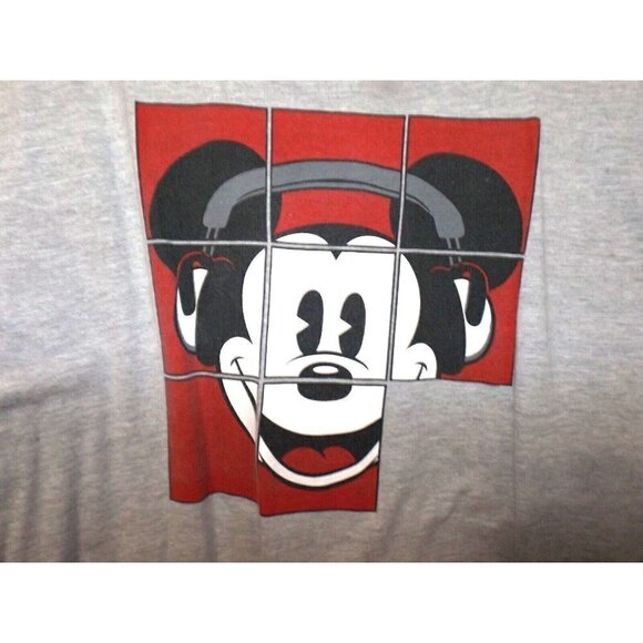 Disney Zappar Men's 2XL Gray Mickey Mouse T-Shirt 2 SMALL GREASE SPOTS ON BACK - Picture 5 of 6